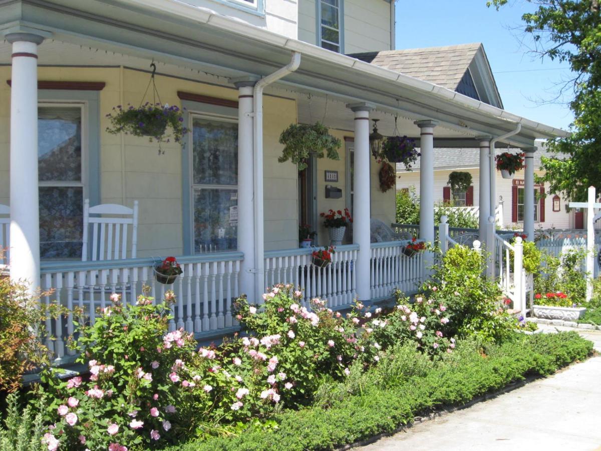 Miss Molly'S Inn Chincoteague Exterior photo